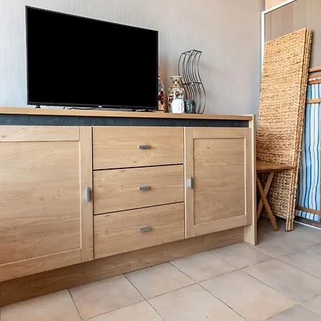 In With Stunning Sea Views, Cleaning Included Apartamento *